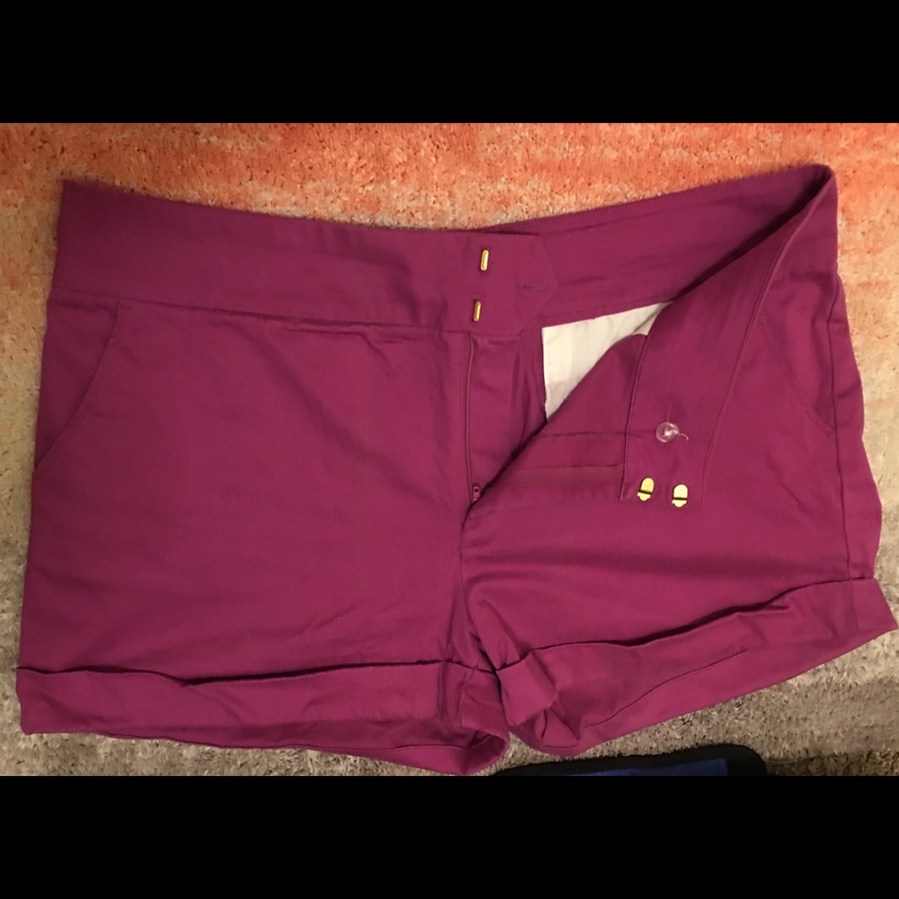 Sofia by Sofia Vergara Shorts - US 16 - Fuchsia